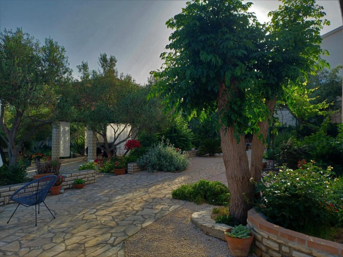Apartmani Milena Barbat na Rabu Exterior foto