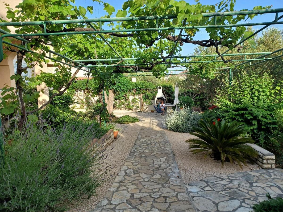 Apartmani Milena Barbat na Rabu Exterior foto