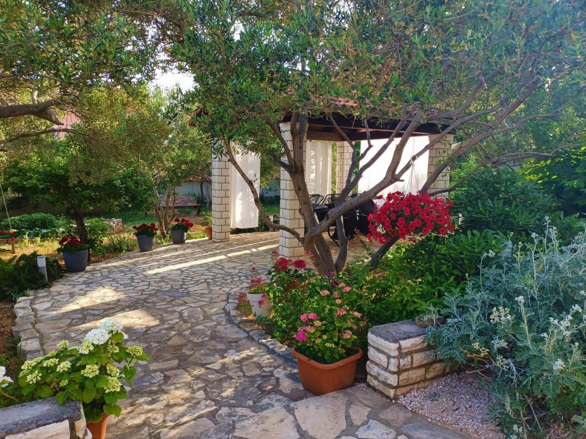 Apartmani Milena Barbat na Rabu Exterior foto